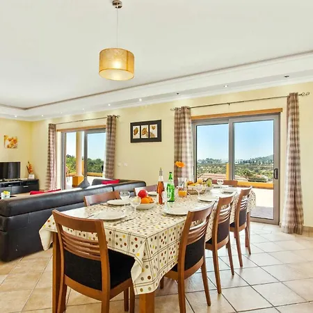 Ribeiro Tomas By Villa *