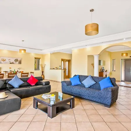 Ribeiro Tomas By Villa Loule